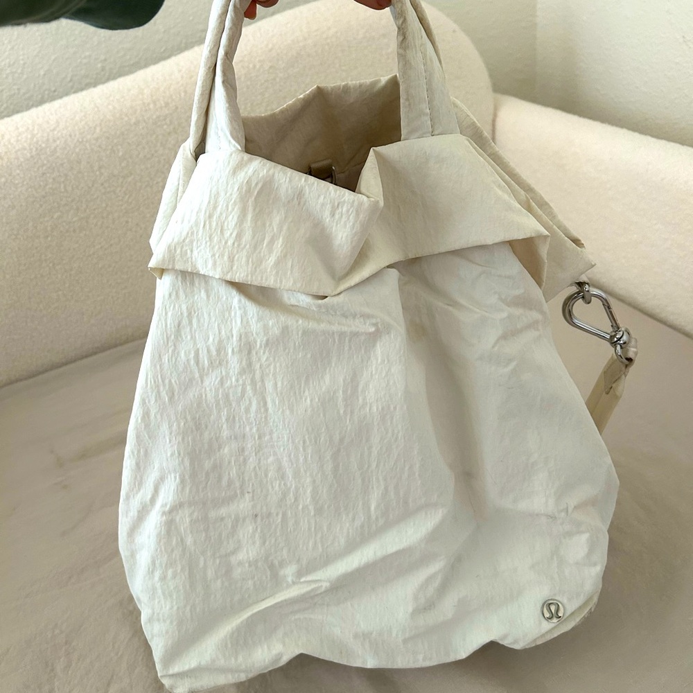Lululemon bag